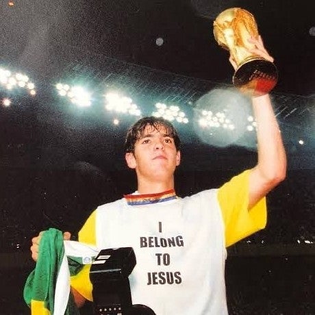 元ブラジル代表のカカが”23年前”の写真を投稿「ブラジルがW杯で5