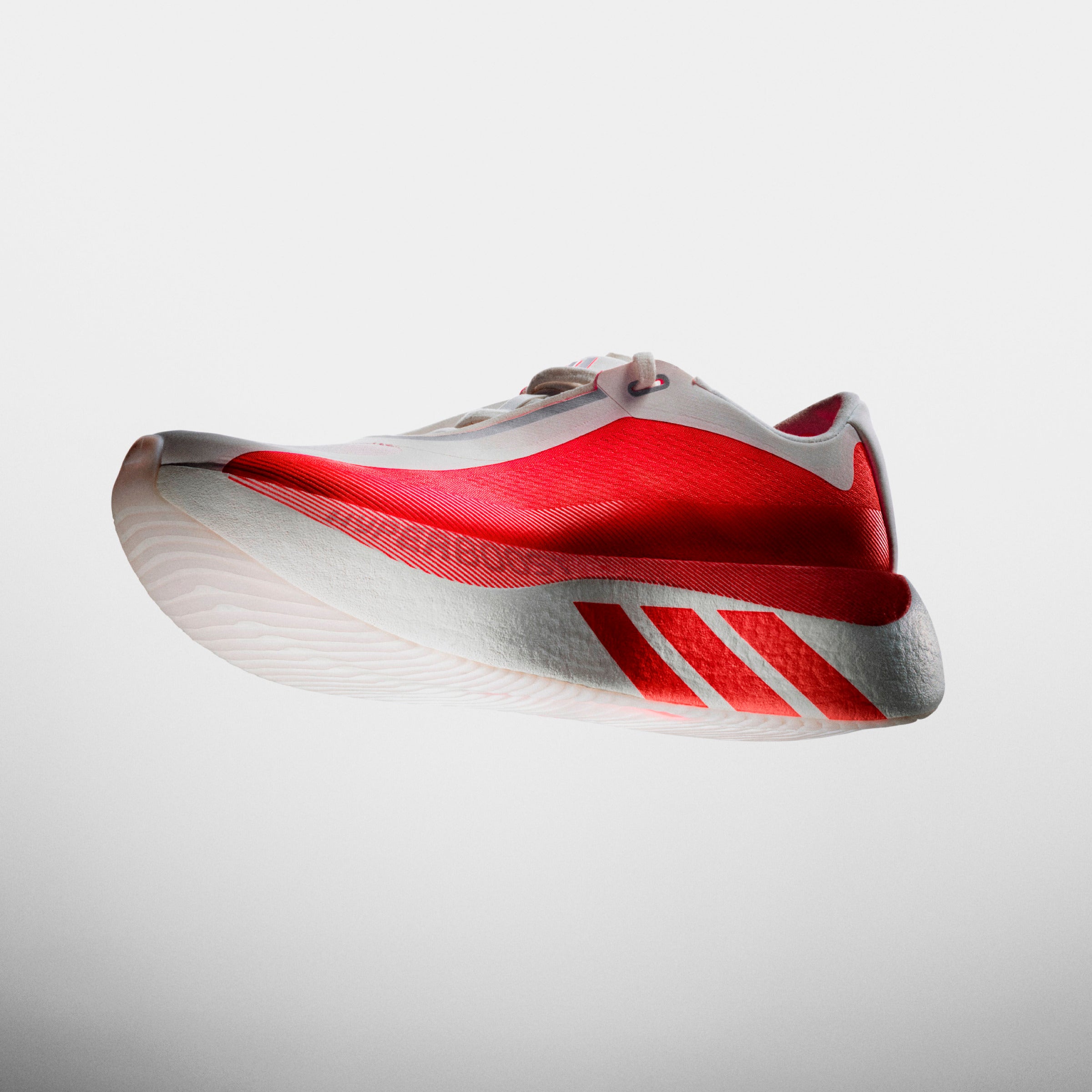 アディダス、新クッション技術搭載のランニングシューズ「HYPERBOOST 