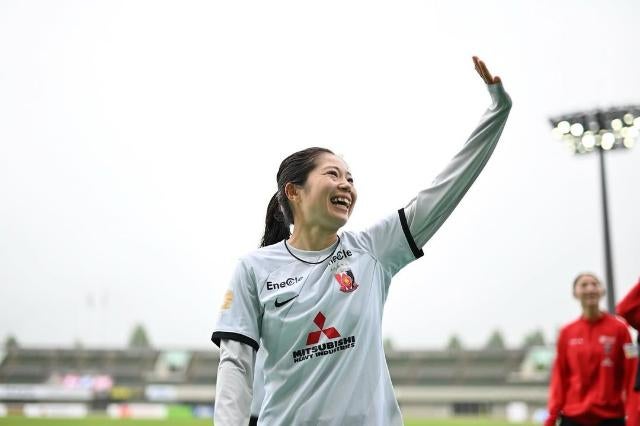 あ*こ様 浦和レッズレディース グラフィックフォトTシャツ 伊藤美紀（Lサイズ 三菱重工浦和レッズレディース | ♦️開幕直前企画♦️ 2025/26
