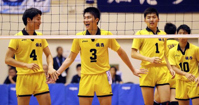 男子バレー準決勝 仲間に声をかける鎮西の水町泰杜③ ©読売新聞社