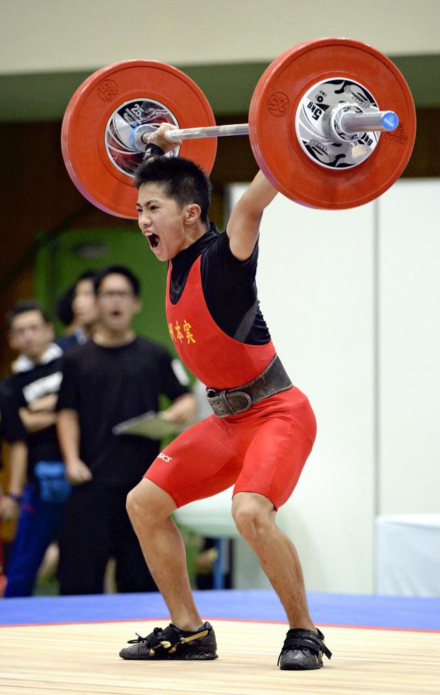重量挙げ53キロ級で準優勝した洲本実の角所倫生 ©読売新聞社