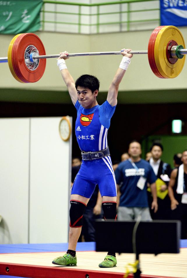 重量挙げ53キロ級で優勝した小松工の中本唯人 ©読売新聞社