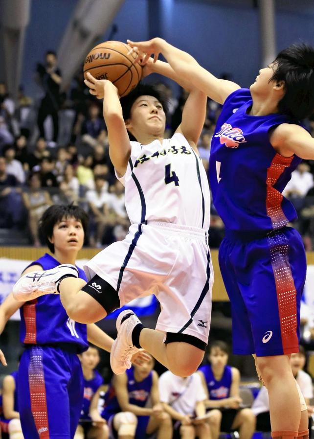 バスケットボール女子決勝、シュートを放つ岐阜女の池田沙紀 ©読売新聞社