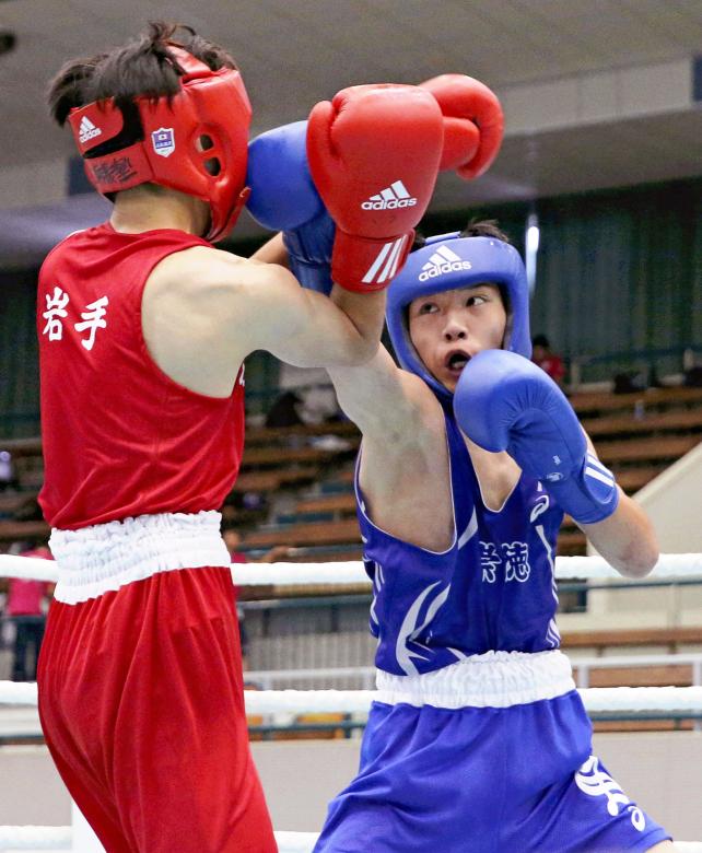 ボクシングフライ級で優勝した崇徳の梶原嵐 ©読売新聞社
