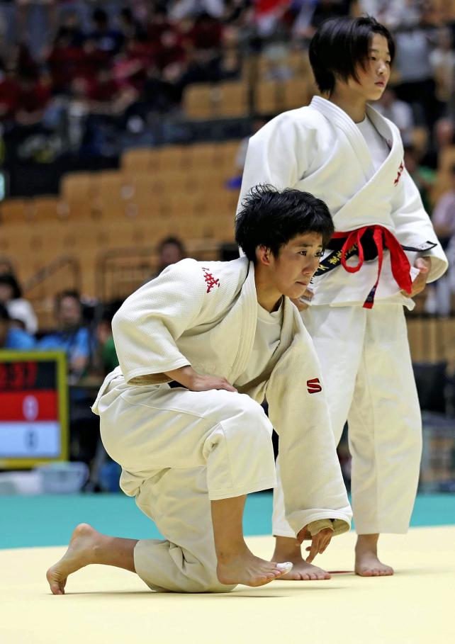 柔道女子48キロ級で3位になった牛久の荒川朋花(手前) ©読売新聞社