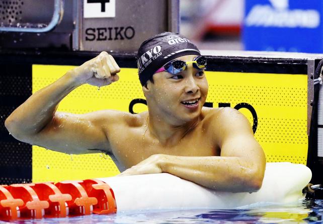 競泳男子100メートルバタフライ、大会新で優勝した中京大中京の石川慎之助 ©読売新聞社