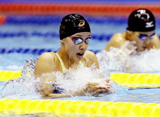 競泳女子100メートル平泳ぎで優勝した豊川の今井月 ©読売新聞社