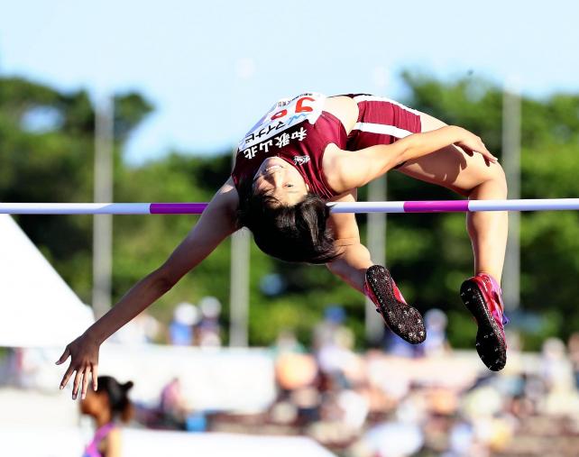 女子走り高跳びで準優勝した和歌山北の松本万鈴選手