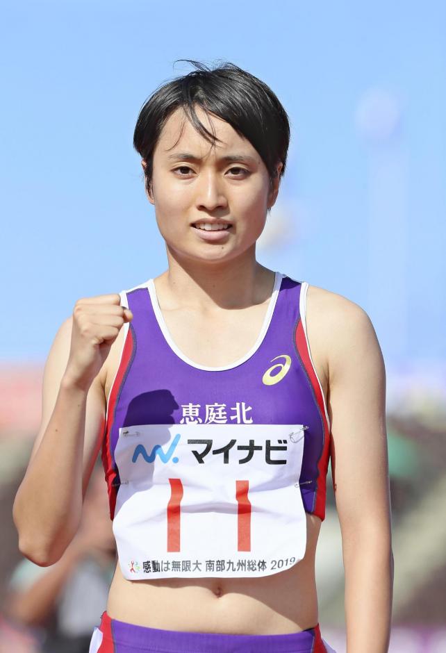 女子100メートルで優勝した恵庭北の御家瀬緑選手