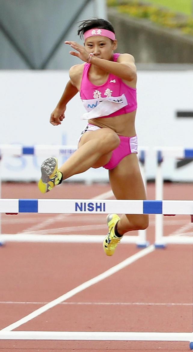 女子４００メートル障害で準優勝した東大阪大敬愛の田和選手