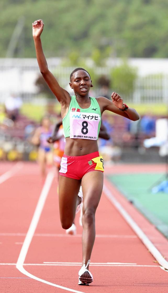 女子3000メートルで優勝した世羅のテレシア・ムッソーニ選手
