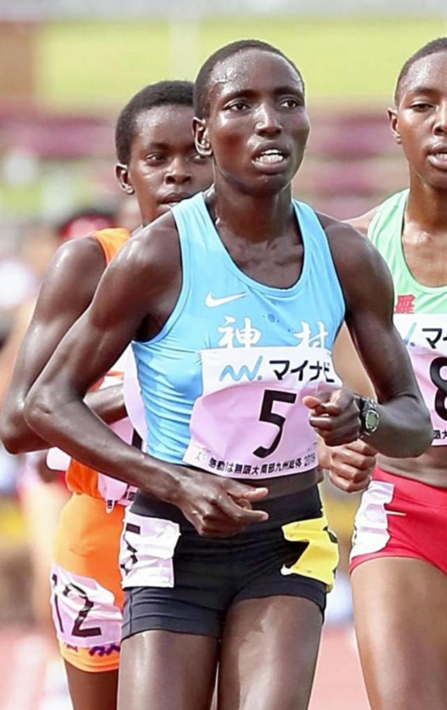 女子３０００メートルで準優勝した神村学園のバイレ・シンシア選手