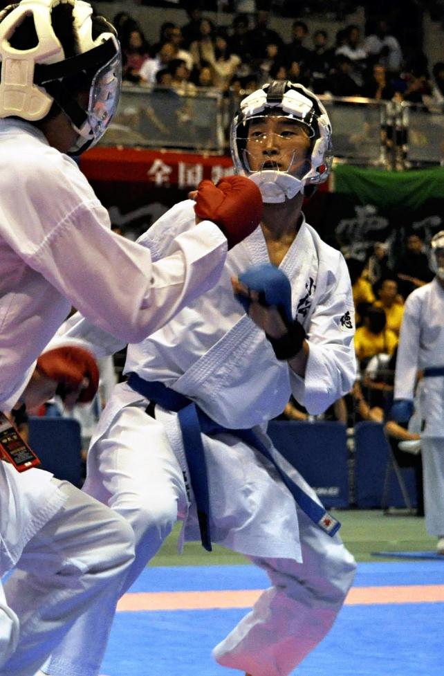 3回戦を戦う小松島西の富加見選手
