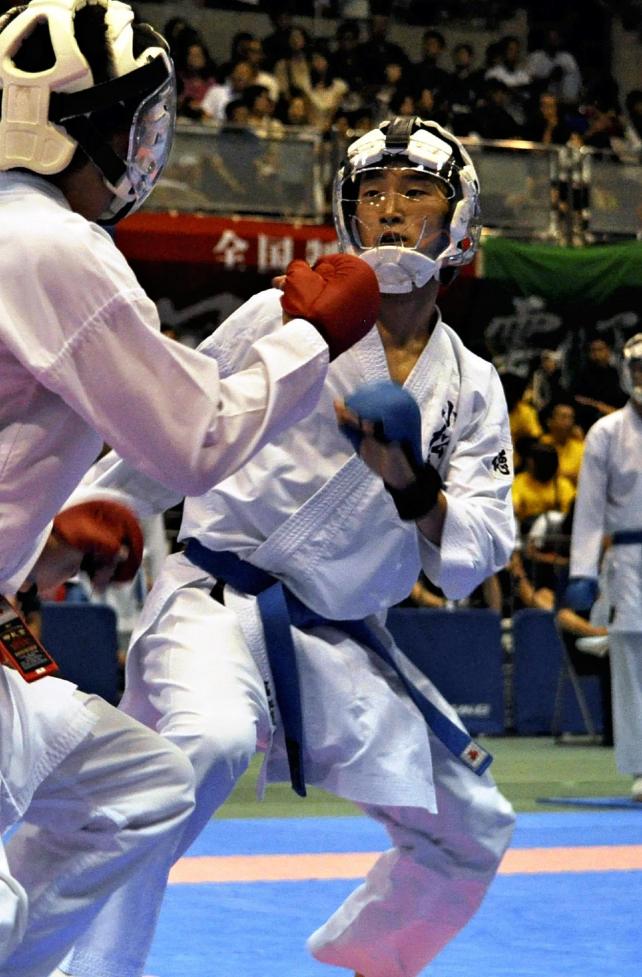 ３回戦を戦う小松島西の富加見選手