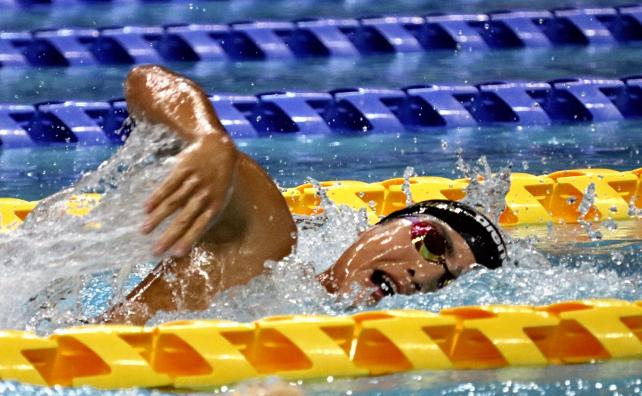 男子1500メートル自由形で準優勝した須磨学園の久保田選手