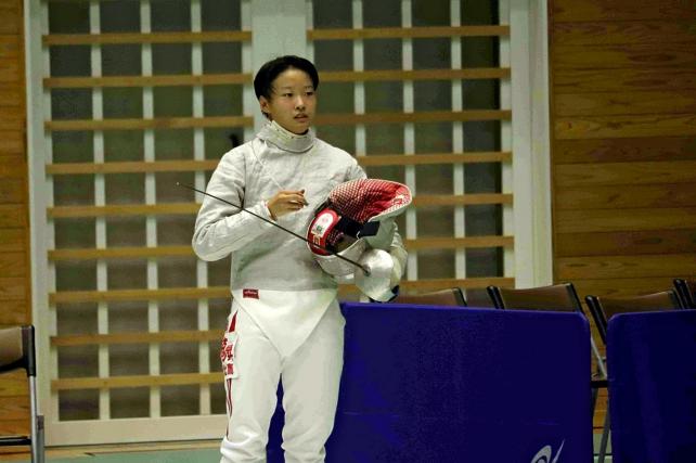 フェンシング女子サーブルで、準優勝に輝いた秋田北鷹の長崎昇子選手