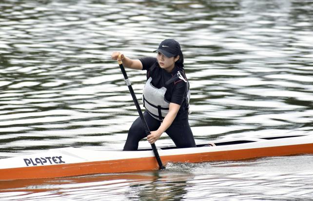 カヌー女子スプリント・カナディアンシングル（５００メートル）予選で決勝進出を決めた神島・山本空選手