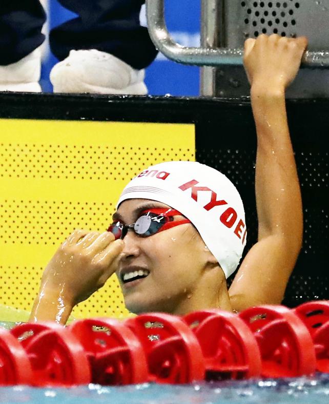 競泳女子１００メートル平泳ぎで優勝した春日部共栄・加藤心冨選手