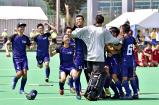 ホッケー男子 勝利が決まり、喜びを爆発させる天理の選手 ©読売新聞社