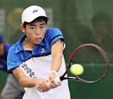 テニス男子シングルスで準優勝となった相生学院の丸山隼弥 ©読売新聞社