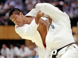 柔道男子100キロ級で3位になった大成の藤鷹裕大(左) ©読売新聞社
