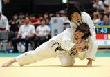 柔道女子48キロ級で優勝した南筑の古賀若菜(左) ©読売新聞社