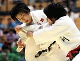 柔道女子団体で準優勝した敬愛の多田純菜(左) ©読売新聞社