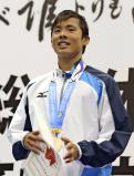競泳男子200メートル個人メドレーで優勝した伊東の松本周也 ©読売新聞社