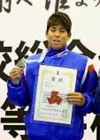 男子100メートル背泳ぎで準優勝した湘南工大付の真野秀成 ©読売新聞社