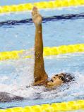 競泳女子200メートル背泳ぎで優勝した京都外大西の又木愛紗 ©読売新聞社