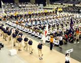 大勢の選手や関係者が参加した全国高校総体の総合開会式(27日午前、鹿児島市の鹿児島アリーナで)=秋月正樹撮影