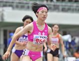 陸上女子４００メートルで２位の東大阪大敬愛・河内瀬桜選手（２８日、福井市で）＝杉本昌大撮影