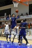 バスケットボール男子準決勝、シュートを打つ中部大第一の選手（２９日、新潟県長岡市で）＝佐賀秀玄撮影