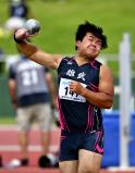 陸上男子砲丸投げ予選に出場した雄武・高宮魁選手（３０日、福井市で）＝杉本昌大撮影