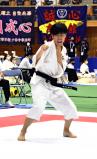 少林寺拳法の単独演武で優勝したルーテル学院・森本勇己選手（１日、長野県佐久市で）