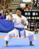 空手男子形個人・気迫あふれる演技をする埼玉栄の秋吉選手