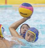 水球２回戦、シュートを決める金沢市工・佐賀慶選手