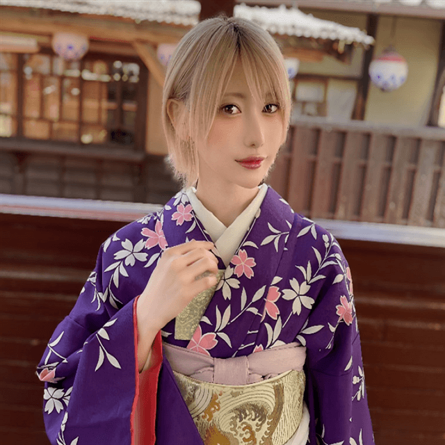 篠崎こころ「金髪ショートがよろしおすなぁ？」と着物姿を披露しファンをメロメロにする