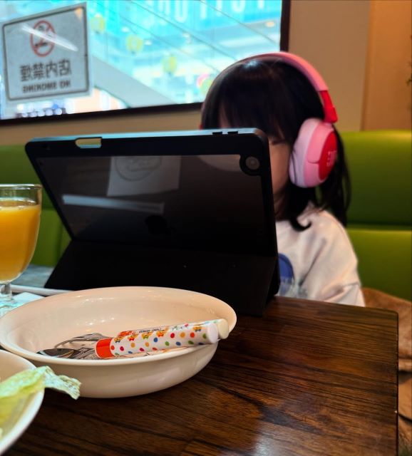 和田正人、JBL子ども用ヘッドホンの“高性能”にパパ苦笑い⁉︎ 静かなお出かけの救世主