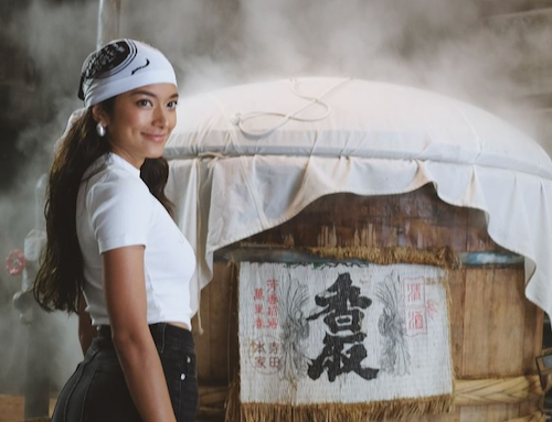 ローラ、酒蔵ショットに「メチャクチャカッコいい✨」