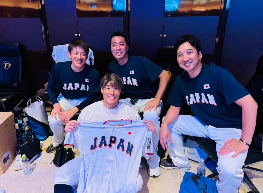 球界のレジェンド達との豪華ショットを公開！