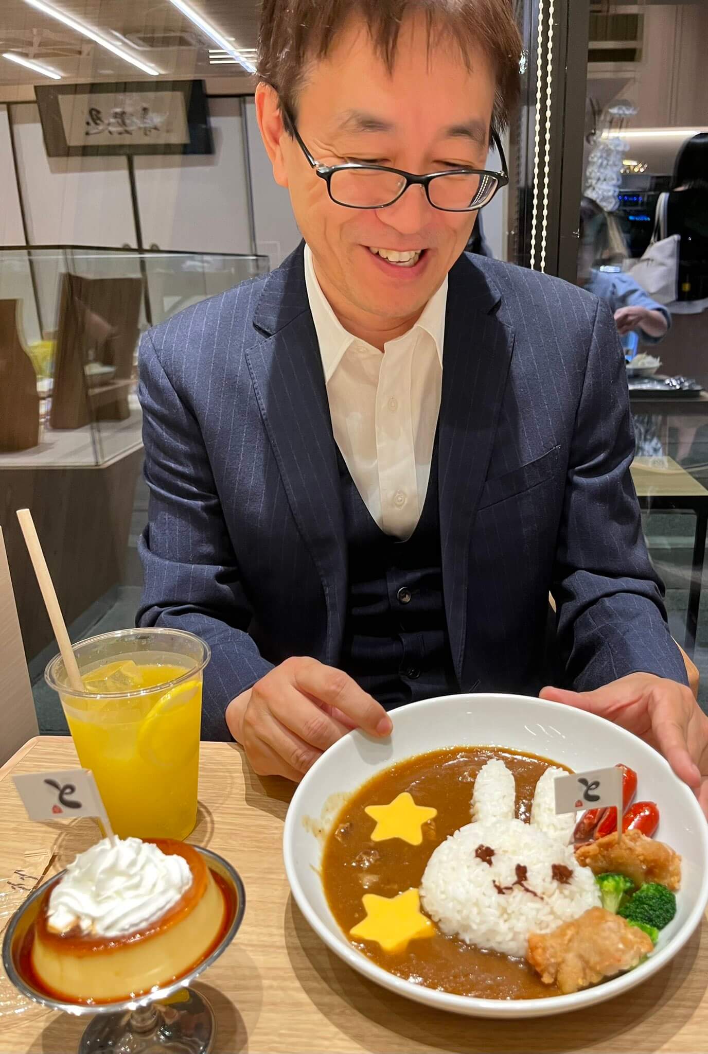 羽生善治、対局後に“うさぎちゃんカレー”を堪能！家族とのリラックスタイムにファン驚き