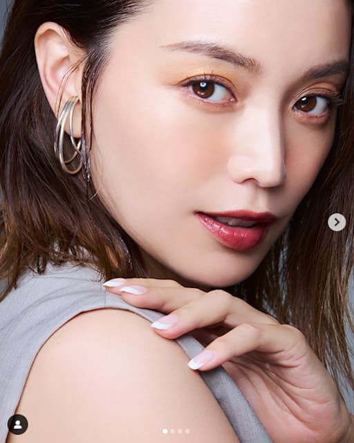 蛯原友里のモデル姿に「相変わらず可愛い」