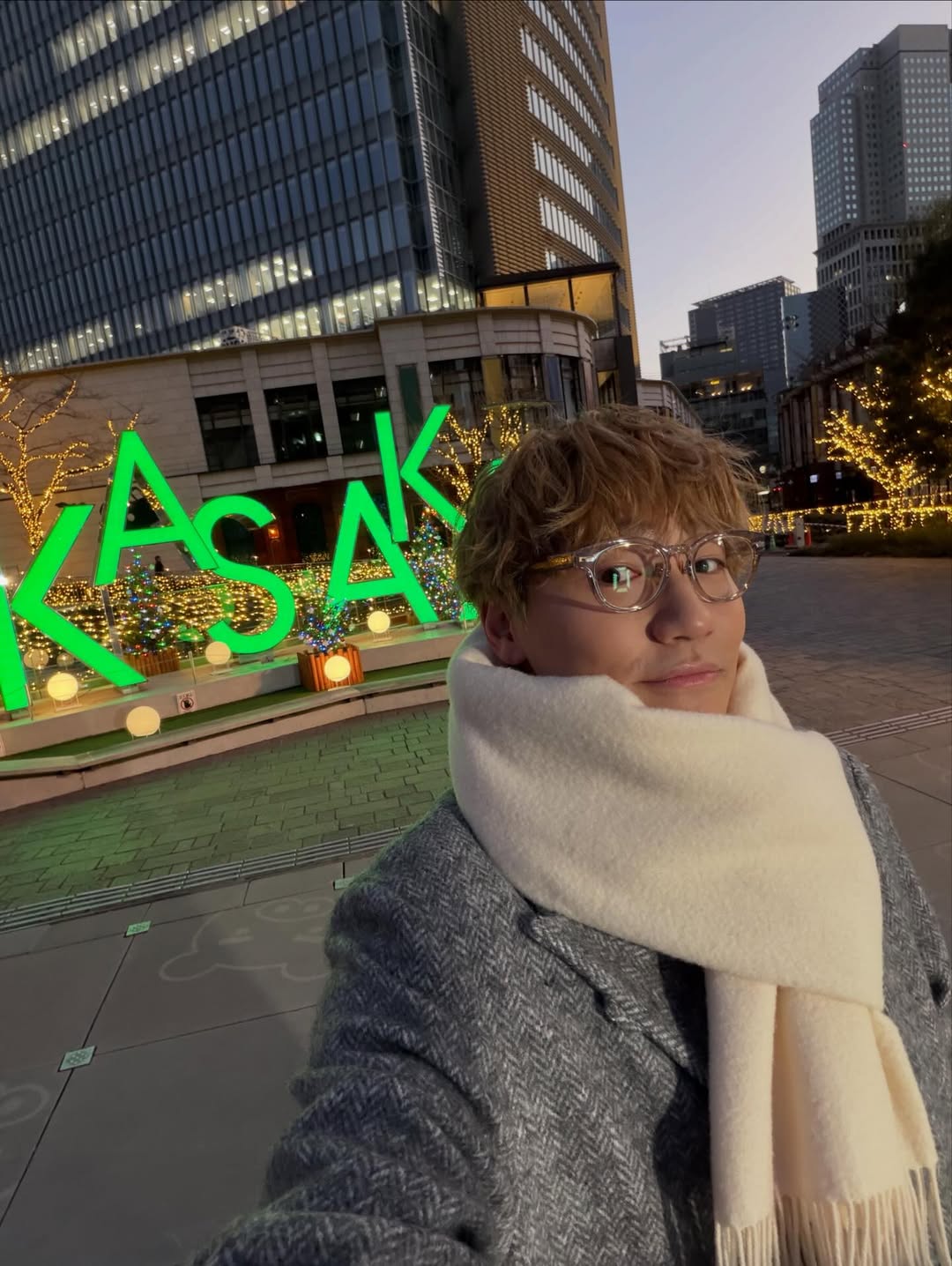 GENERATIONS小森隼、冬の私服ショット公開　もふもふマフラー姿に反響