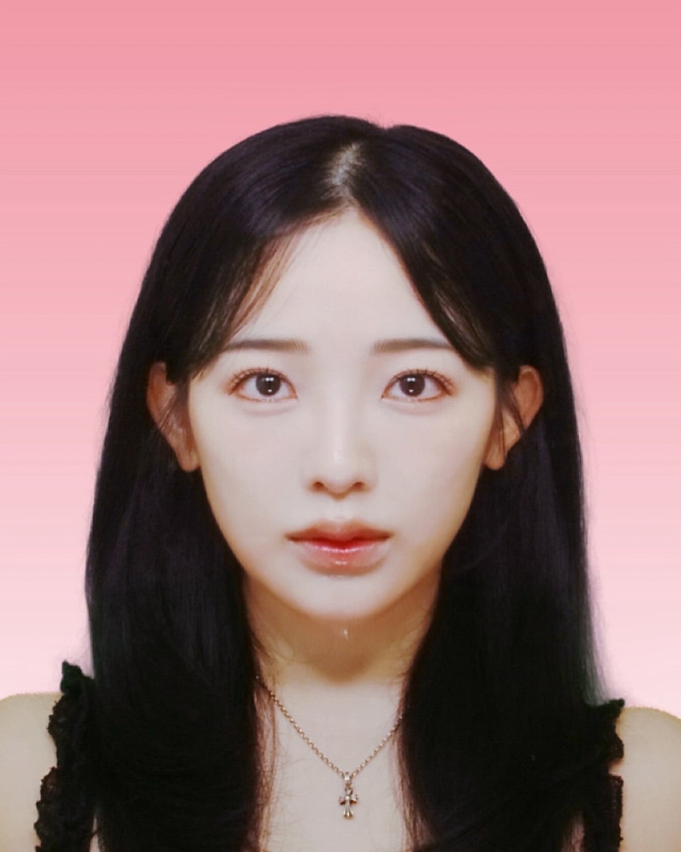 天木じゅん、パスポートの更新前に現在の写真を大公開　”きれいすぎる"と話題に