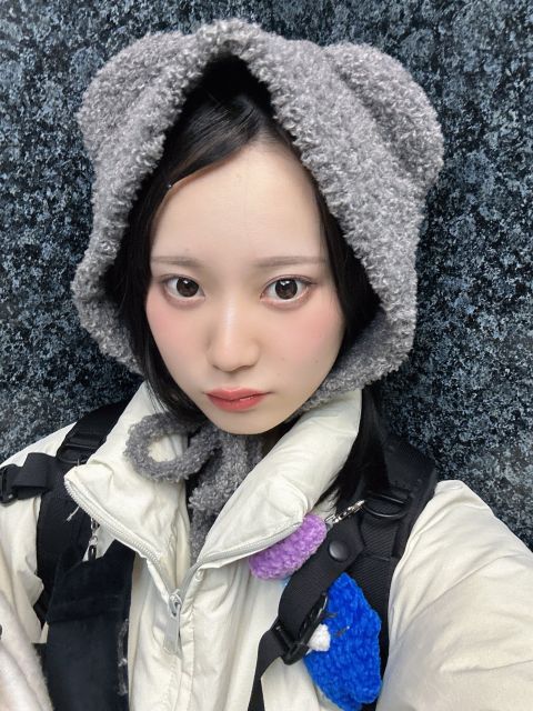 NARLOW河野奈々帆、クマ耳フードの着こなしに悩む姿に反響「あまりにもばぶすぎてかわいい」