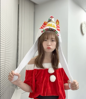 秋元真夏 サンタ姿の動画を公開し話題に！