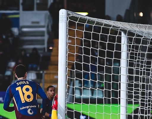 セリエA公式がパルマGK鈴木彩艶のスーパーセーブを大絶賛「意味不明だ」