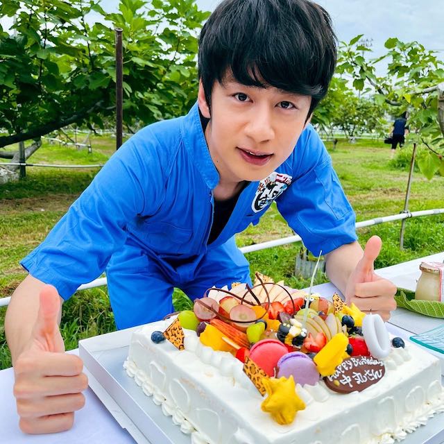 中丸雄一が中継先でのオフショットを公開🎂