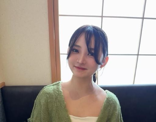 激カワ丸顔グラドル・鈴木咲、